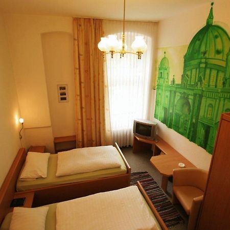 Hotel - Pension Am Schloss Bellevue Berlin Szoba fotó