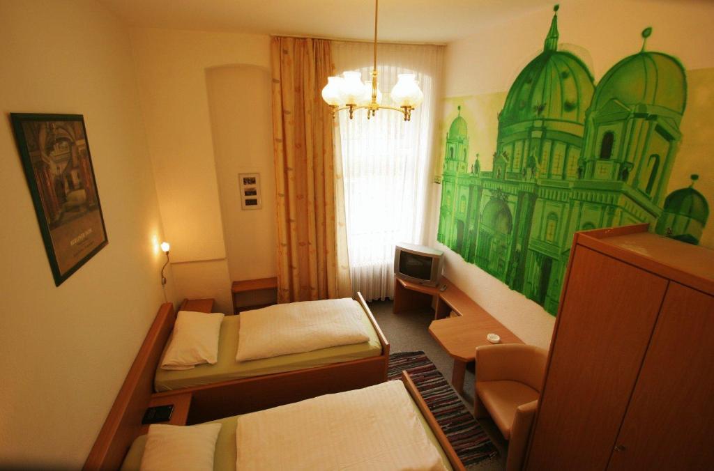 Hotel - Pension Am Schloss Bellevue Berlin Szoba fotó