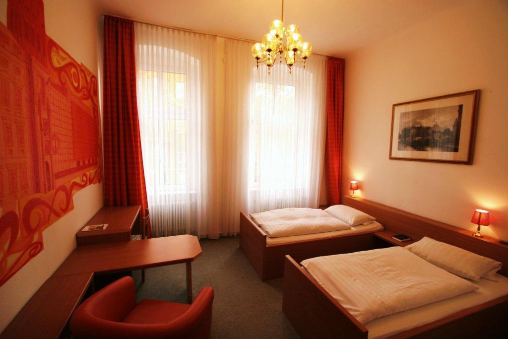 Hotel - Pension Am Schloss Bellevue Berlin Szoba fotó